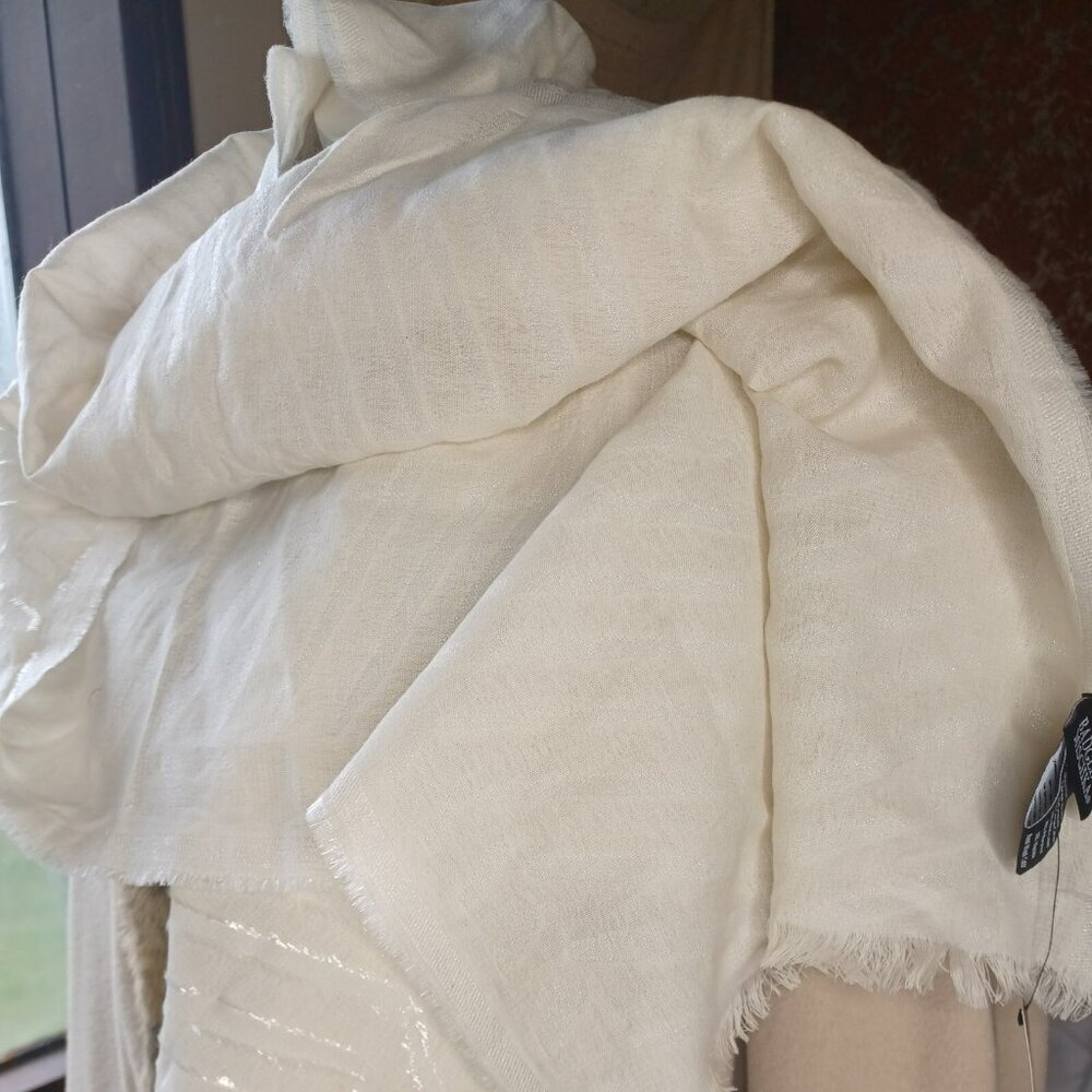 Badgley Mishka New With Tags Scarf Ivory - Picture 2 of 4